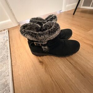 Women’s Black Faux-Fur Cuff Winter Boots